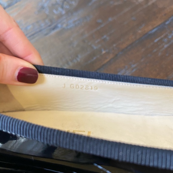 CHANEL black patent ballet flats, 37.5, OG box - Picture 6 of 11